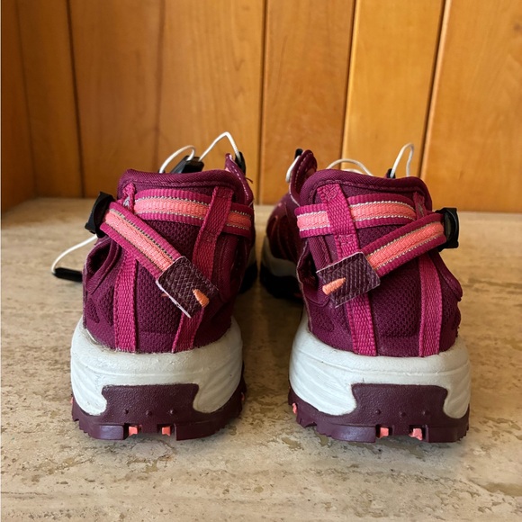 Salomon Burgundy and Pink Trail Water Shoes Camping Adjustable - Picture 9 of 11